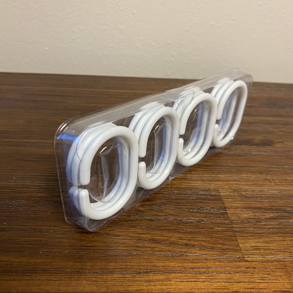 🟣 {5/$10} Shower Curtain Hooks - 12 pack - white - Picture 4 of 8